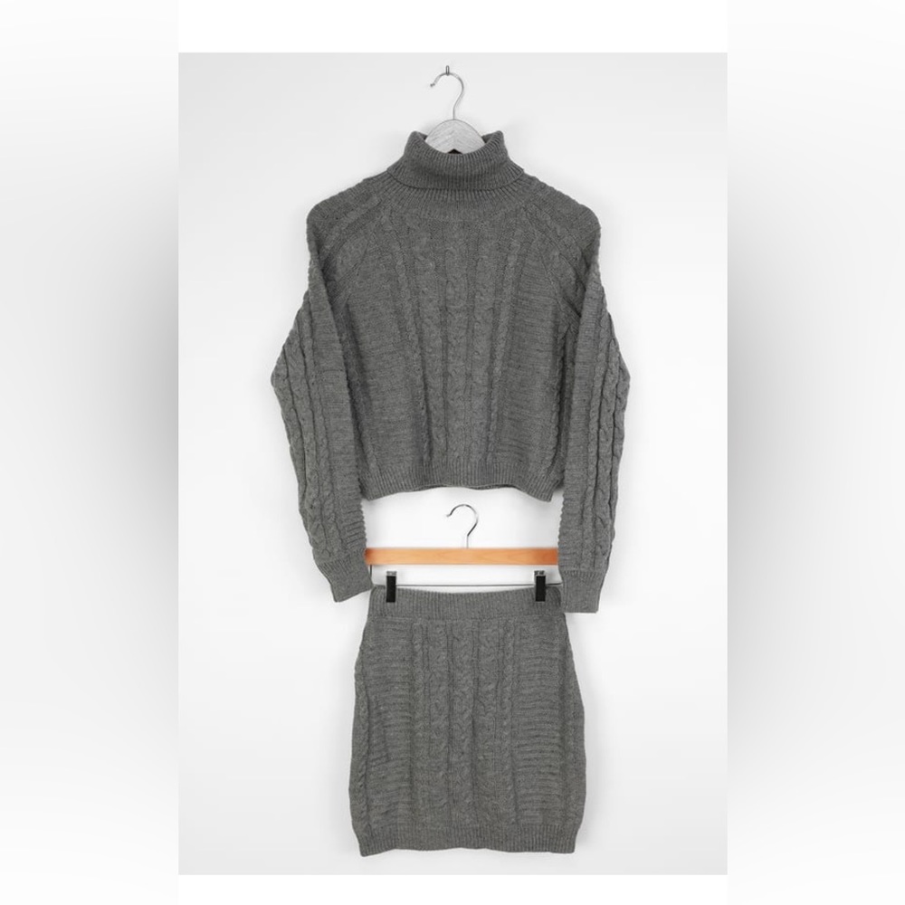 Lulus Grey Knit Two Peace Turtleneck Sweater and High Waisted Skirt| Size Medium